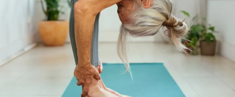 Dos and Don’ts of Safe Gentle Morning Stretches for Rheumatoid Arthritis